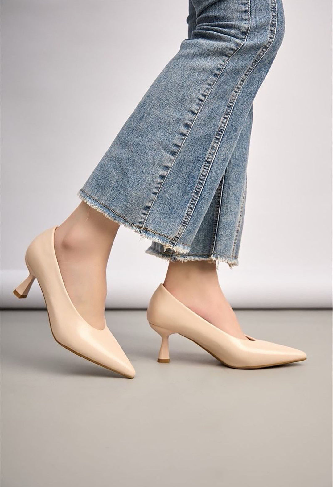 Curved Court Heel