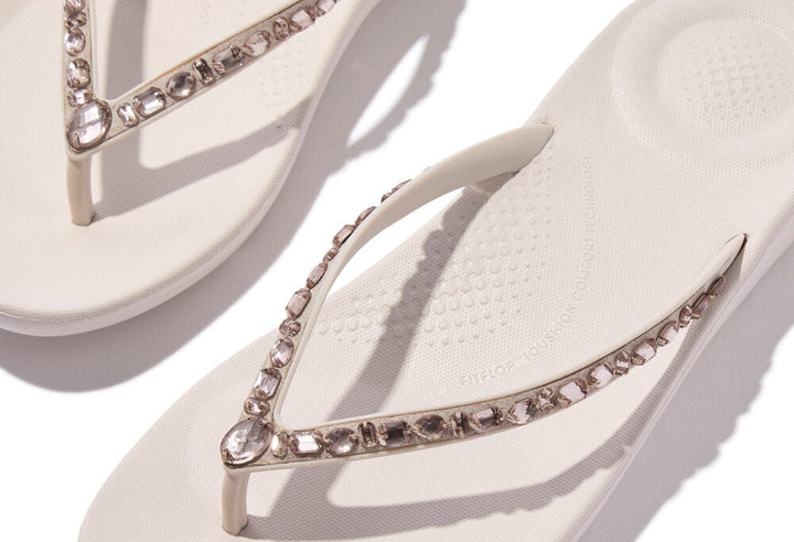 IQUSHION Multi-Crystal Toe-Posts